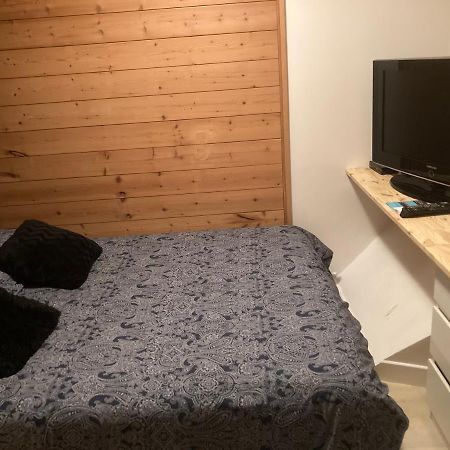EXIGEHOME-Grand Studio en plein centre de Saint Germain en Laye Exterior foto