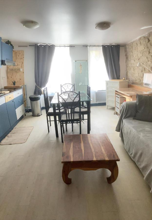 EXIGEHOME-Grand Studio en plein centre de Saint Germain en Laye Exterior foto